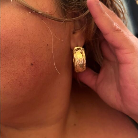 RARE VINTAGE GIVENCHY GOLD HOOPS EARRINGS🦄 - Picture 3 of 15